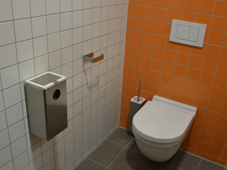 Gisela schools in Passau Toilet equipped with toilet brush set, hygiene waste garbage can and toilet paper holder Series 805